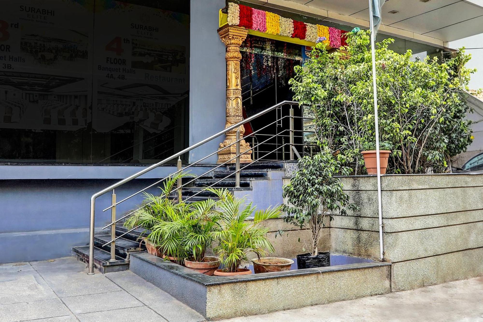 Capital O Surabhi Elite Near Miraj Cinemas - Shalini Shivani Sururnagar Екстер'єр фото